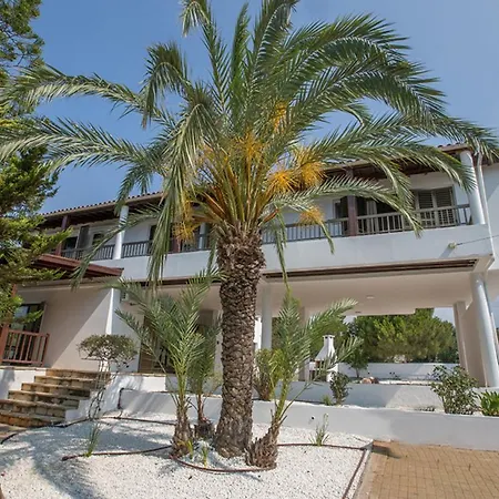 The Ultimate 5 Star Holiday In With Private Pool And Close To The Beach 1385 *