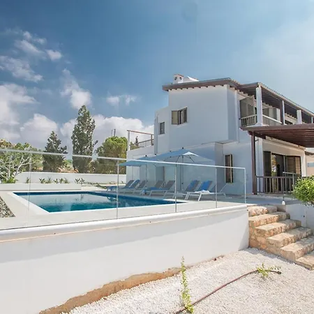 The Ultimate 5 Star Holiday In With Private Pool And Close To The Beach 1385 *